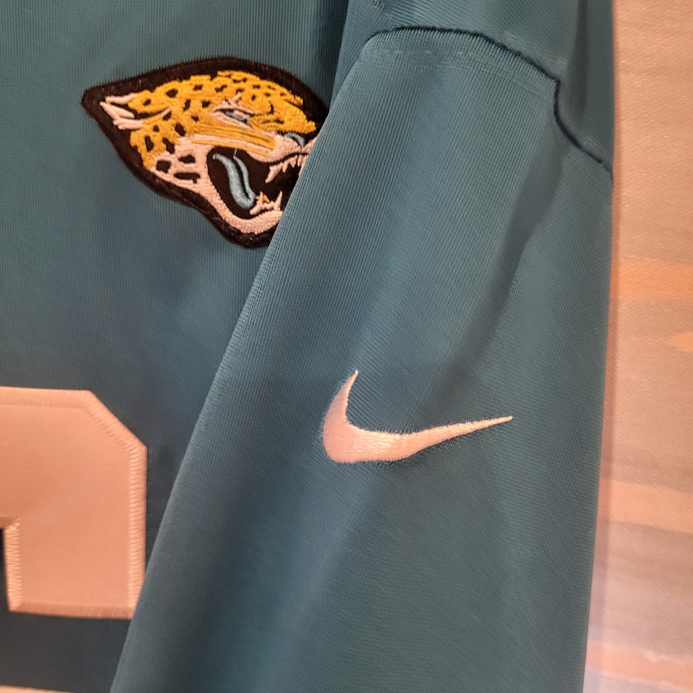 Nike Men's Teal and Orange Jersey - Picture 5 of 6